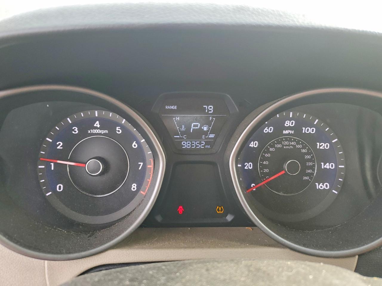 2016 HYUNDAI ELANTRA SE photo 9