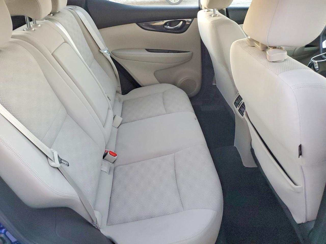 2018 NISSAN ROGUE SPORT S photo 11