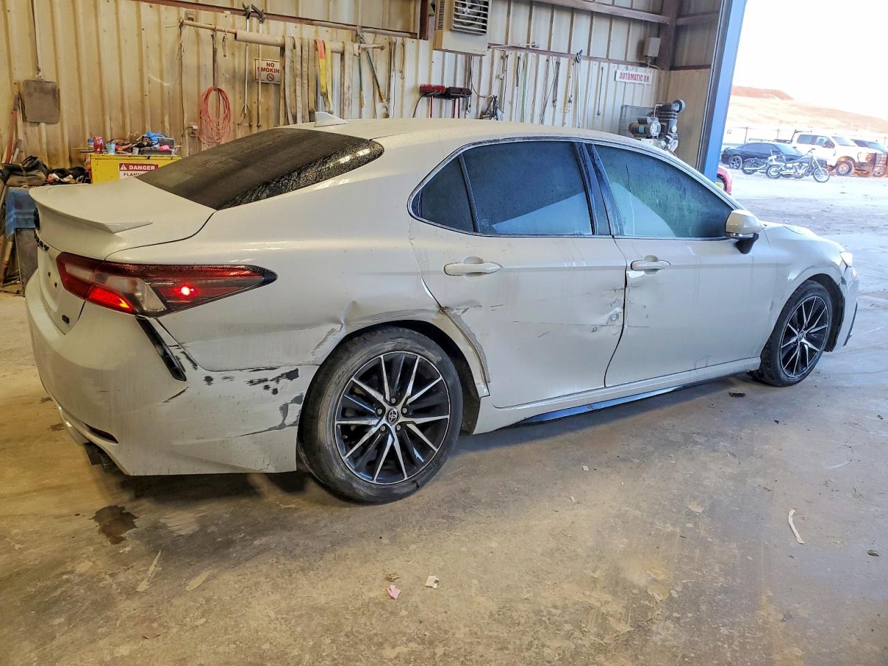 2024 TOYOTA CAMRY SE NIGHT SHADE photo 3