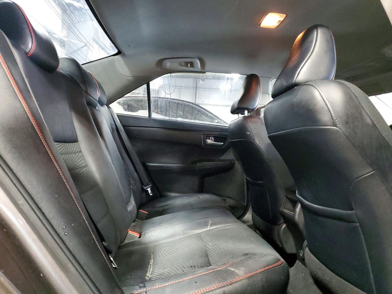 2017 TOYOTA CAMRY SE photo 10