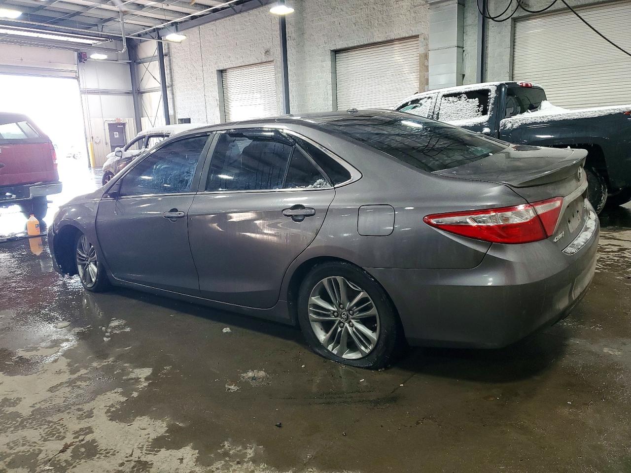 2017 TOYOTA CAMRY SE photo 2