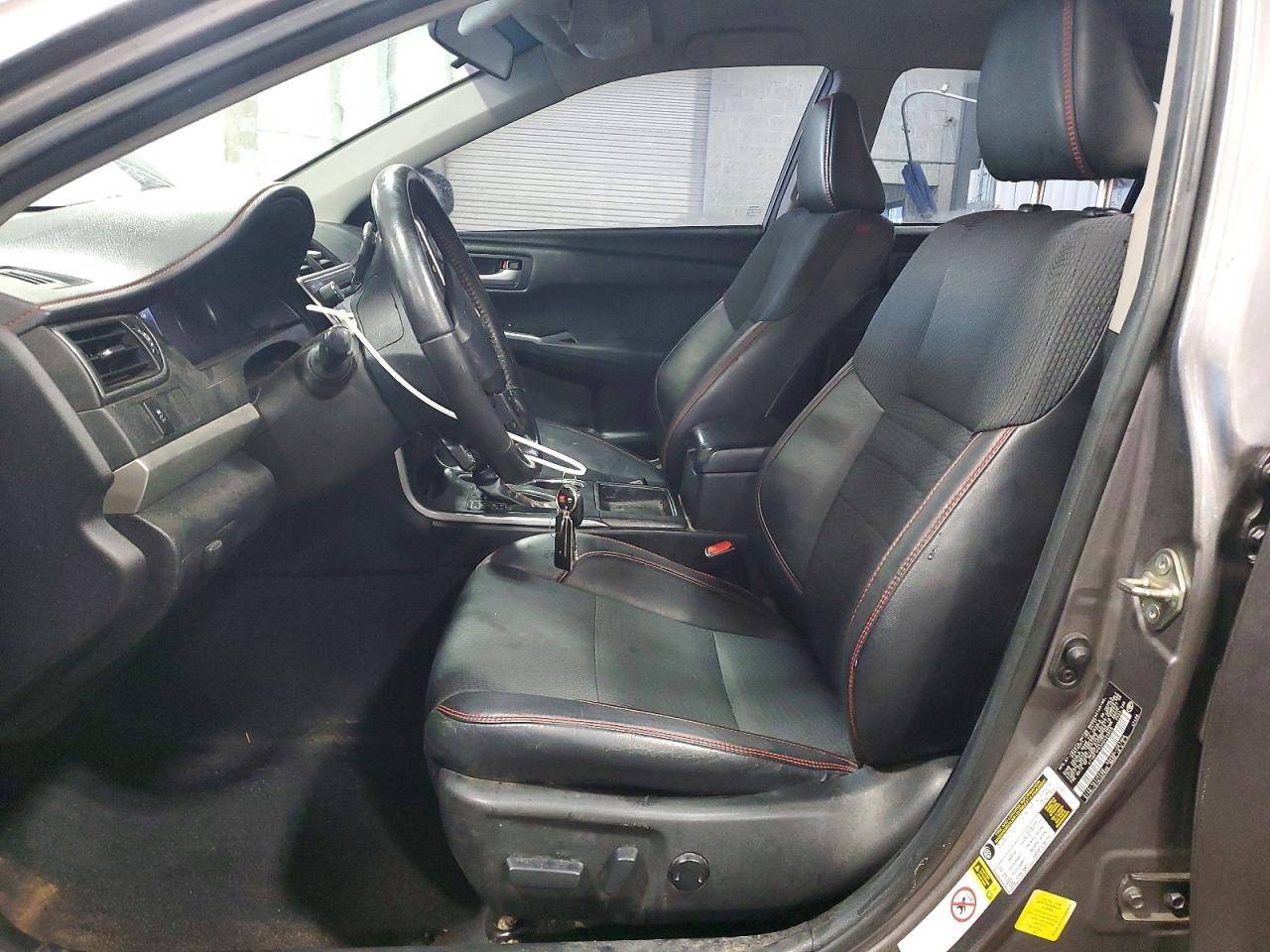 2017 TOYOTA CAMRY SE photo 7