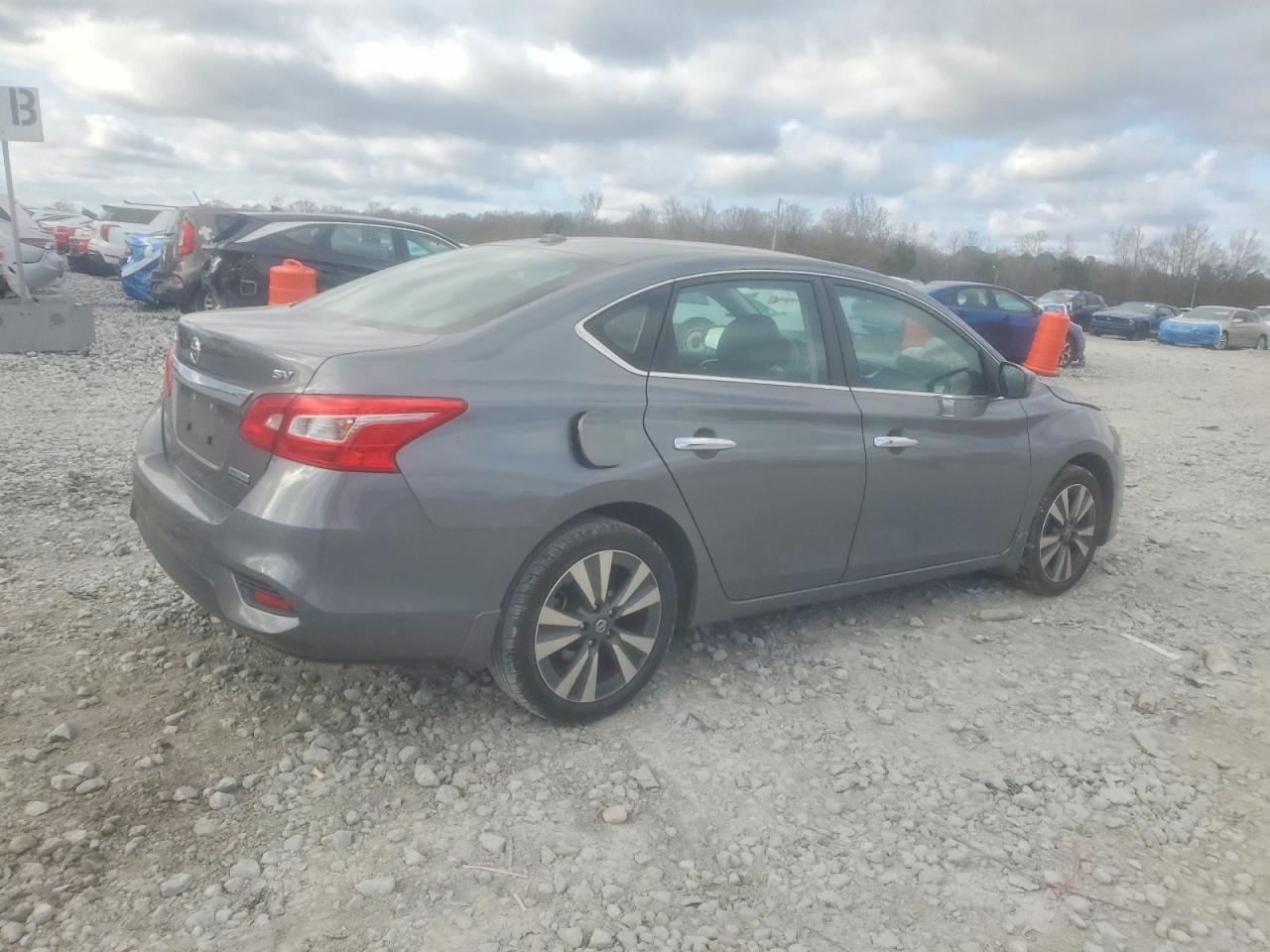 2019 NISSAN SENTRA S photo 3