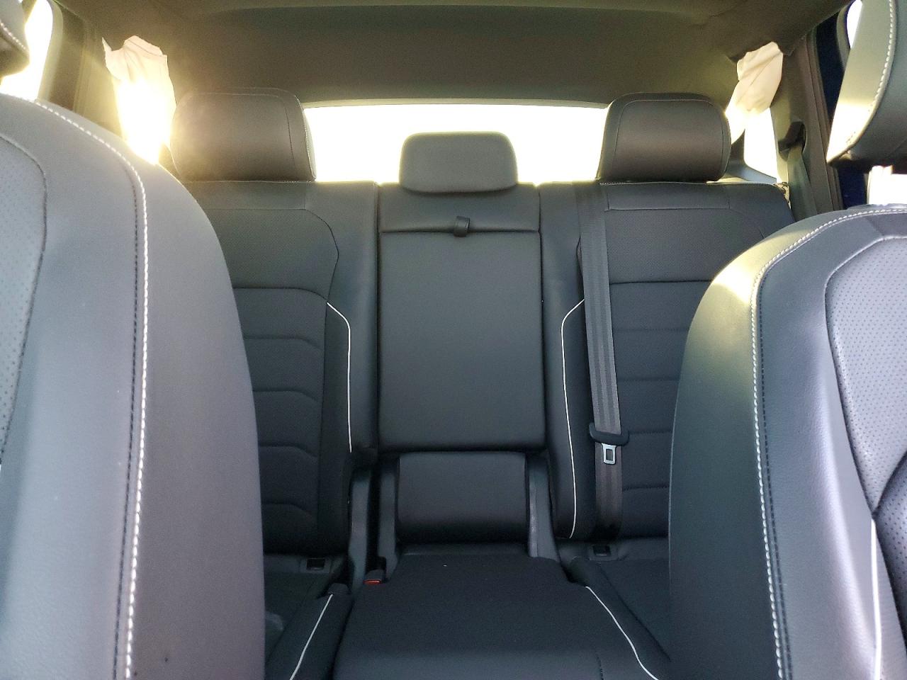 2024 VOLKSWAGEN TIGUAN SEL R-LINE BLACK photo 10