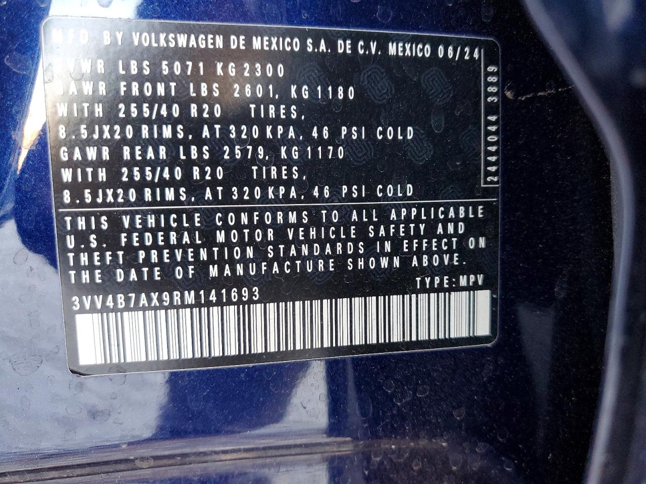 2024 VOLKSWAGEN TIGUAN SEL R-LINE BLACK photo 13