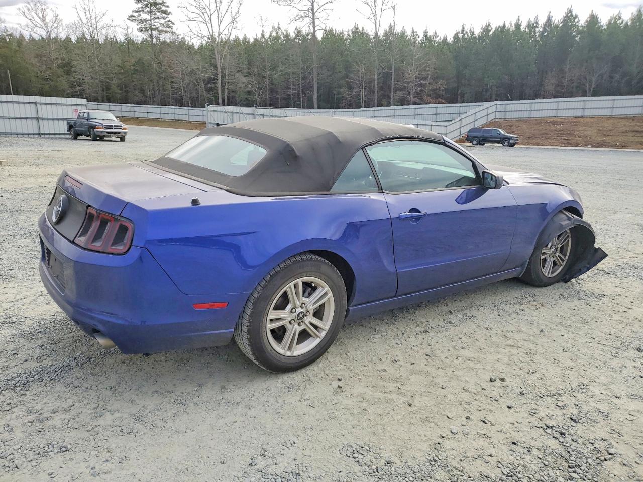 2014 FORD MUSTANG photo 3