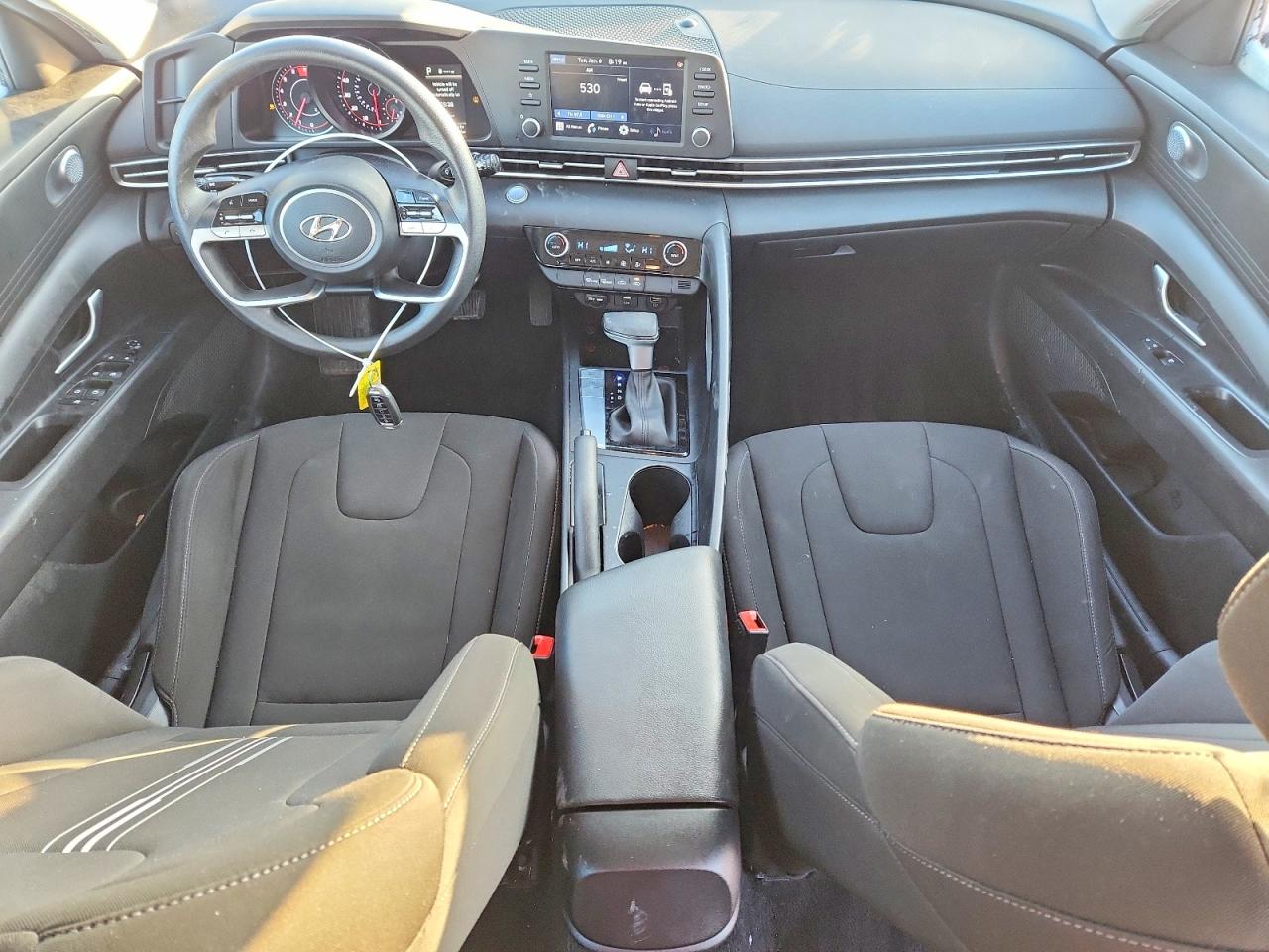 2023 HYUNDAI ELANTRA SEL photo 8