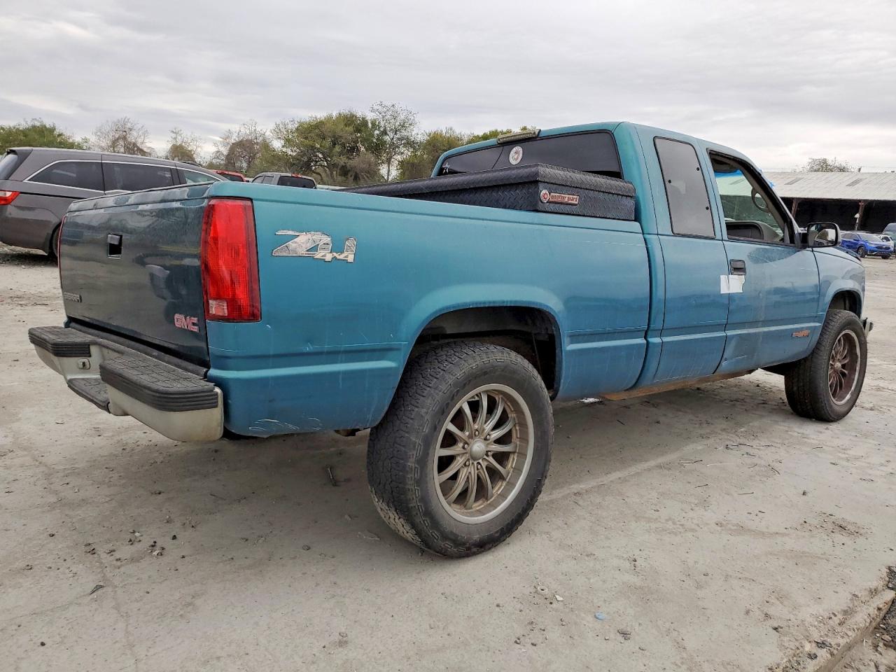 1997 GMC SIERRA K1500 photo 3