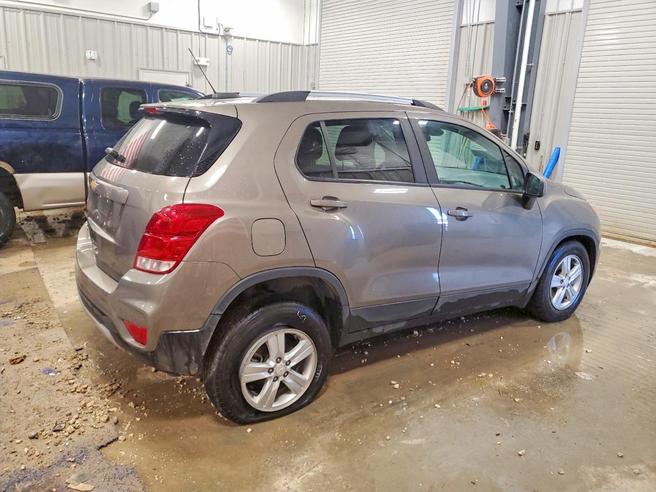 2021 CHEVROLET TRAX 1LT photo 3
