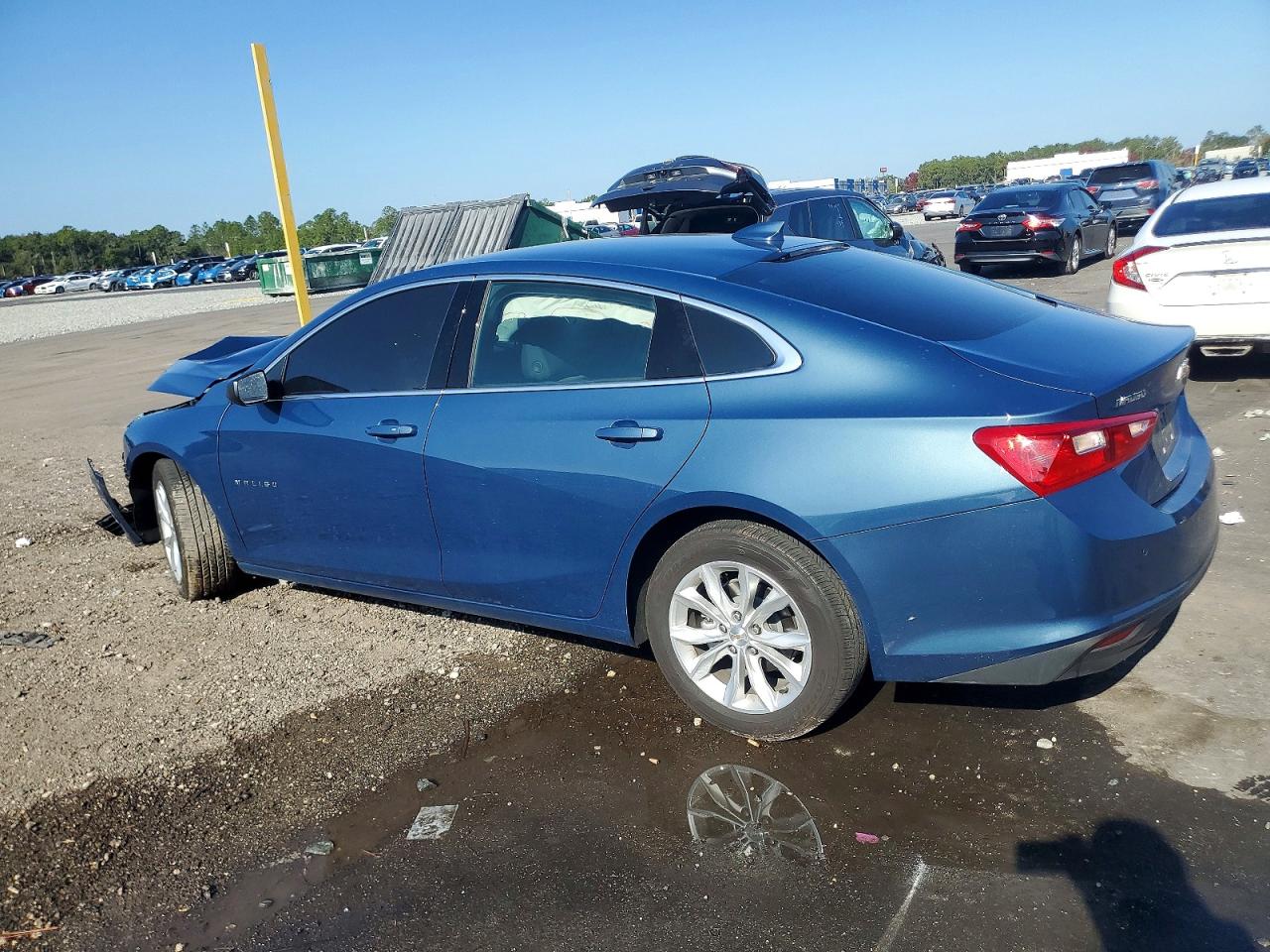 2025 CHEVROLET MALIBU LT photo 2