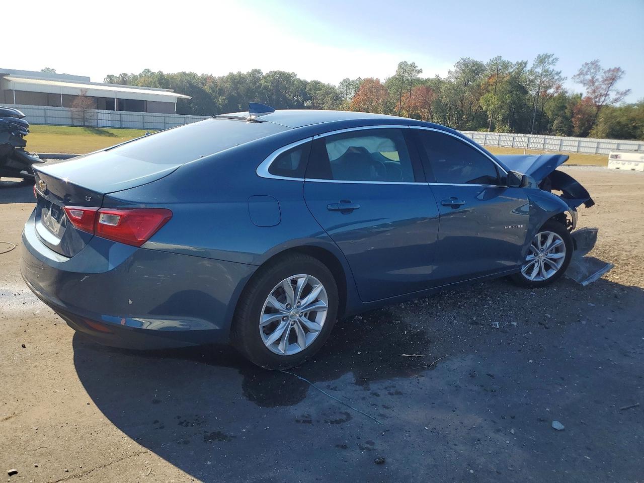 2025 CHEVROLET MALIBU LT photo 3