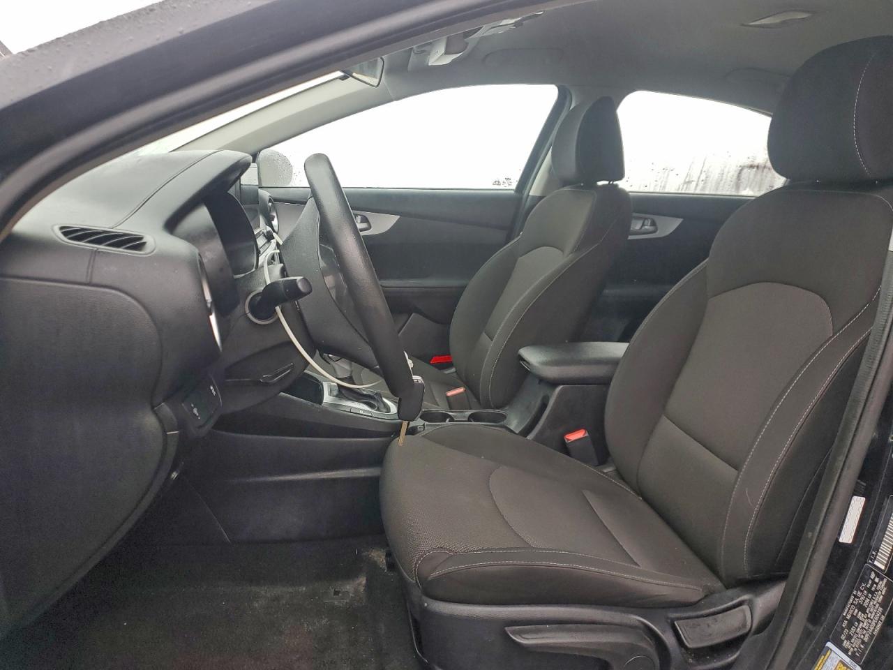 2023 KIA FORTE LX photo 7