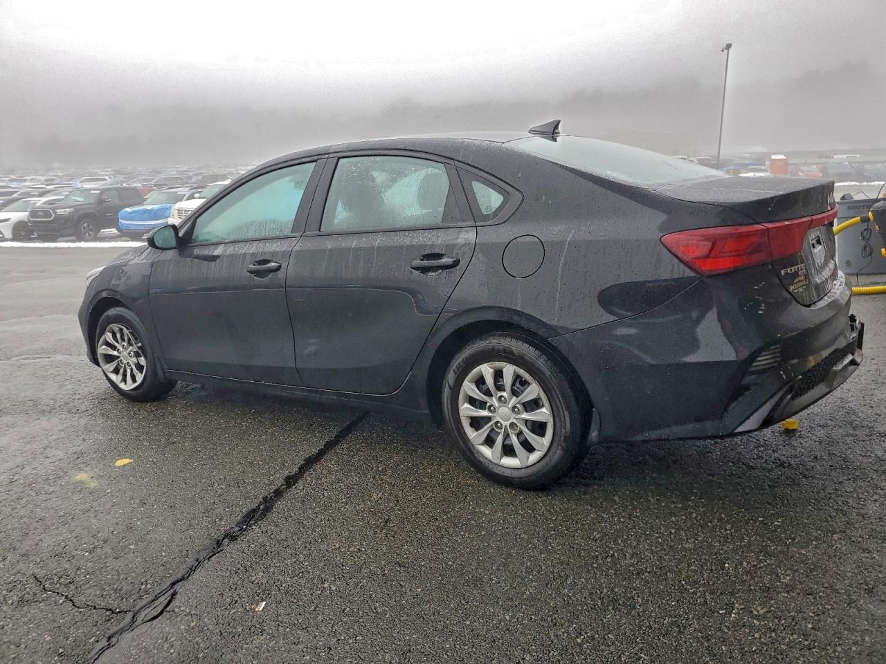 2023 KIA FORTE LX photo 2