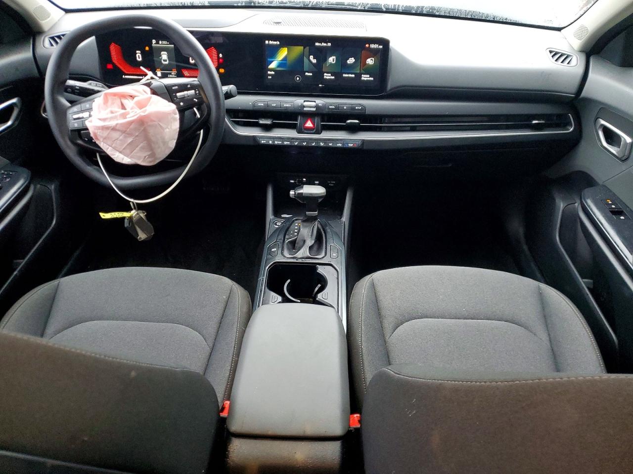 2025 KIA K4 LX photo 8