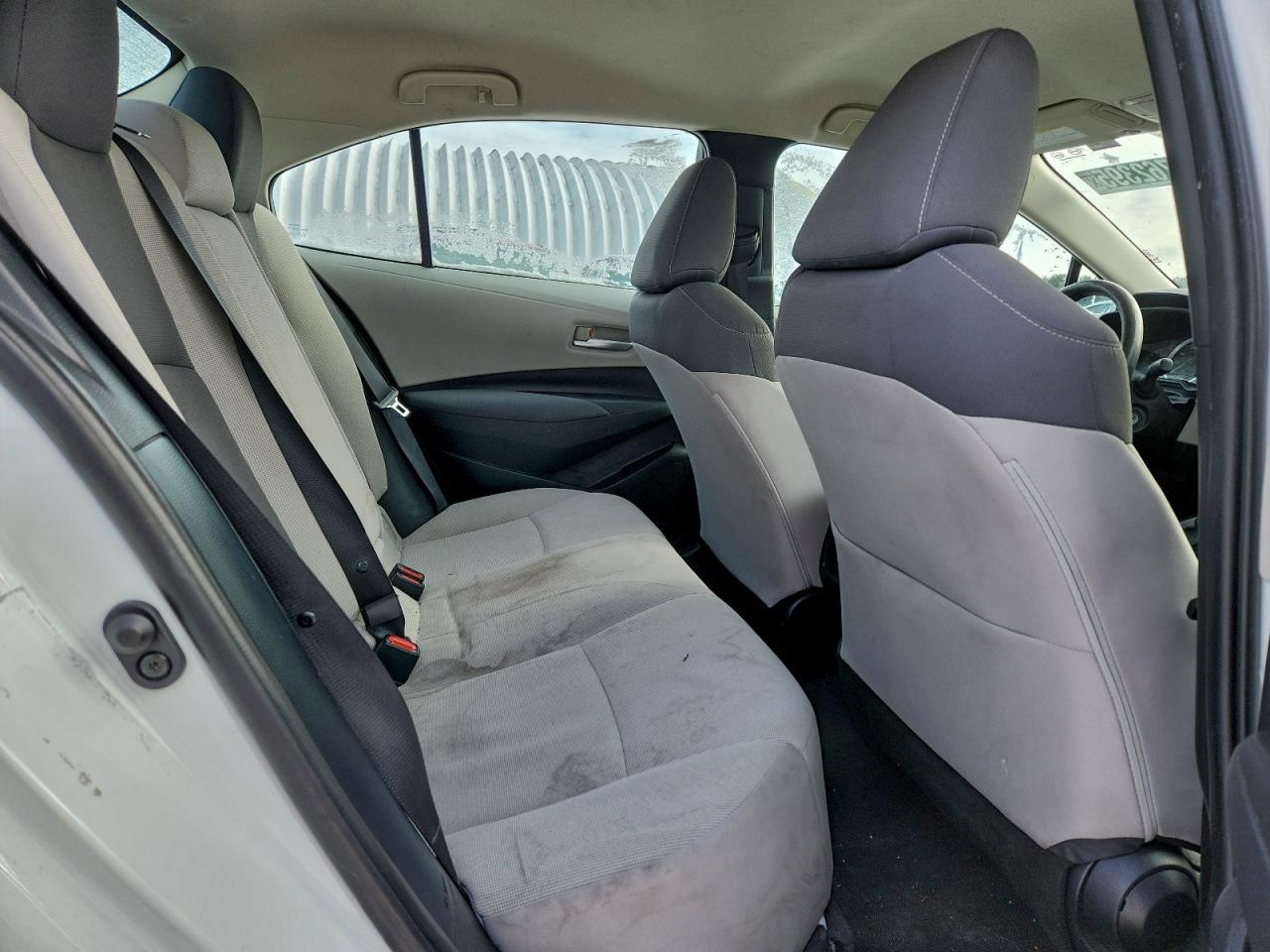 2021 TOYOTA COROLLA LE photo 10