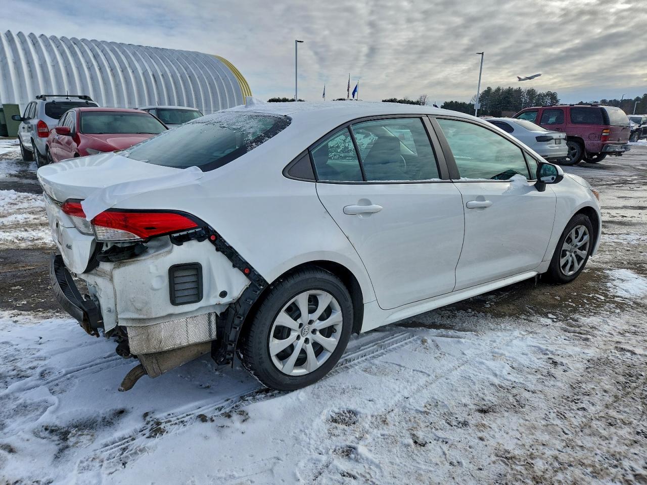 2021 TOYOTA COROLLA LE photo 3