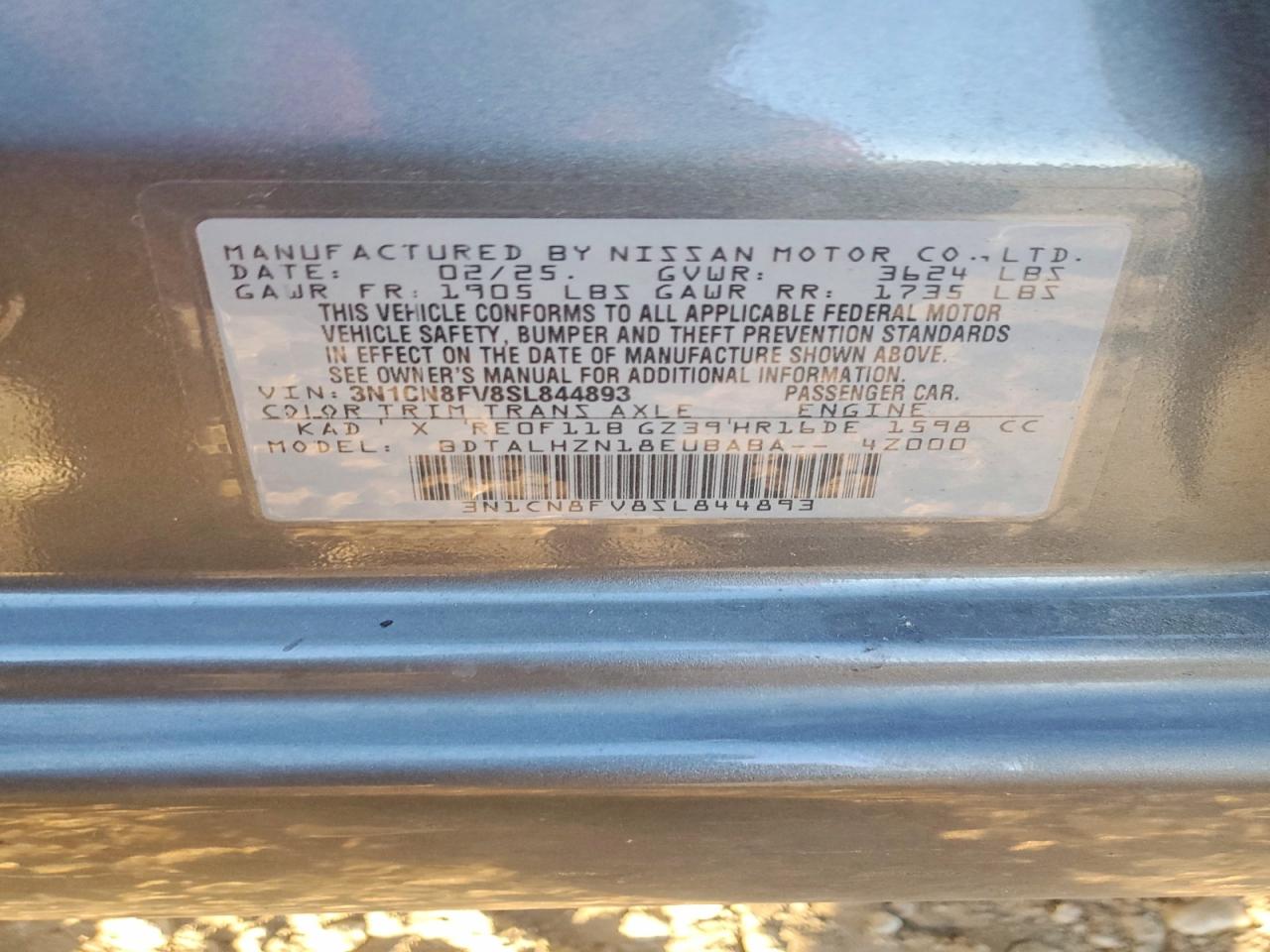 2025 NISSAN VERSA SR photo 12