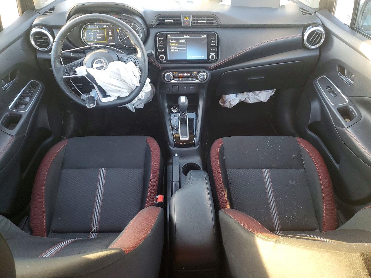 2025 NISSAN VERSA SR photo 8