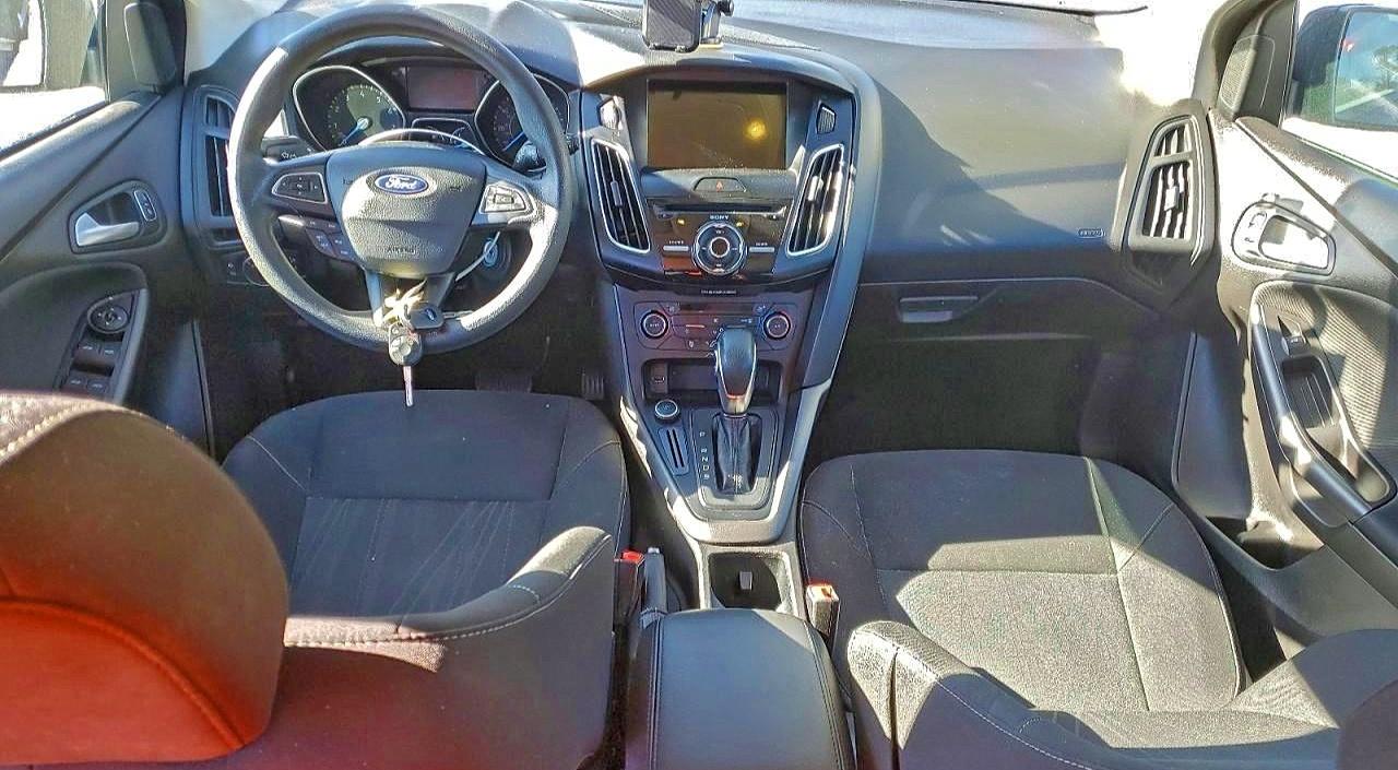 2017 FORD FOCUS SEL photo 8