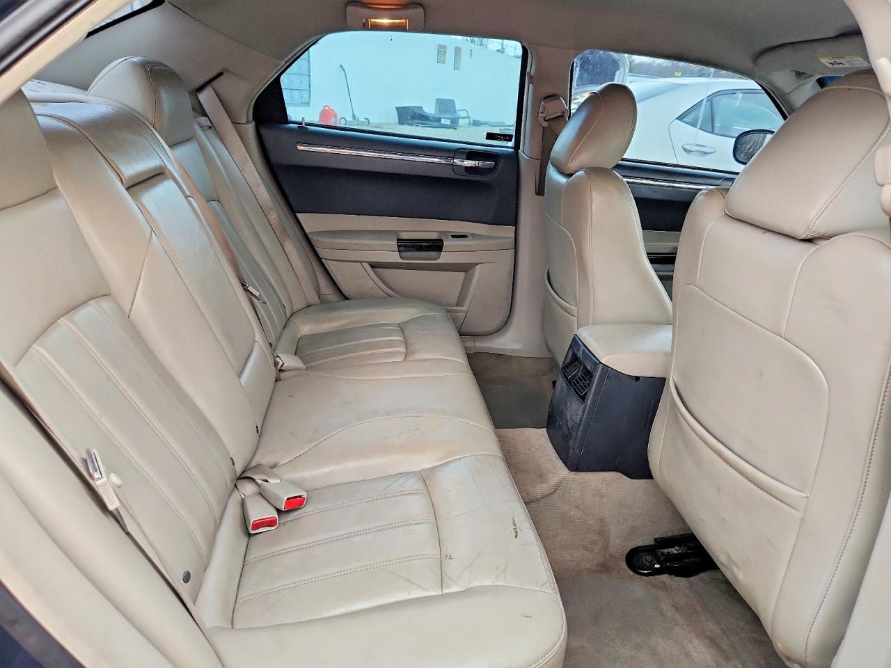 2007 CHRYSLER 300C photo 10