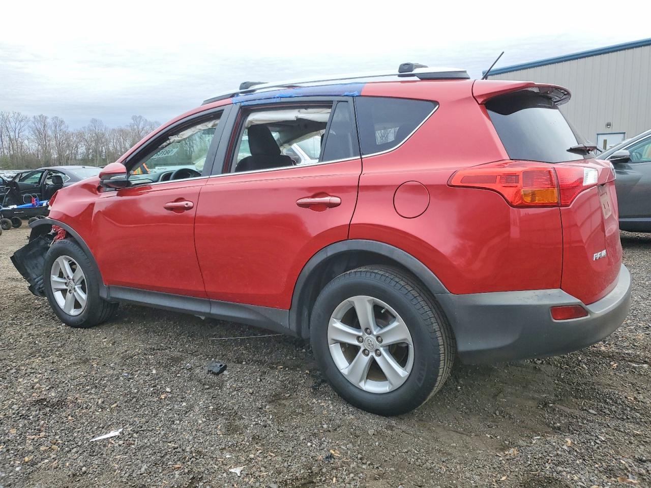 2014 TOYOTA RAV4 XLE photo 2