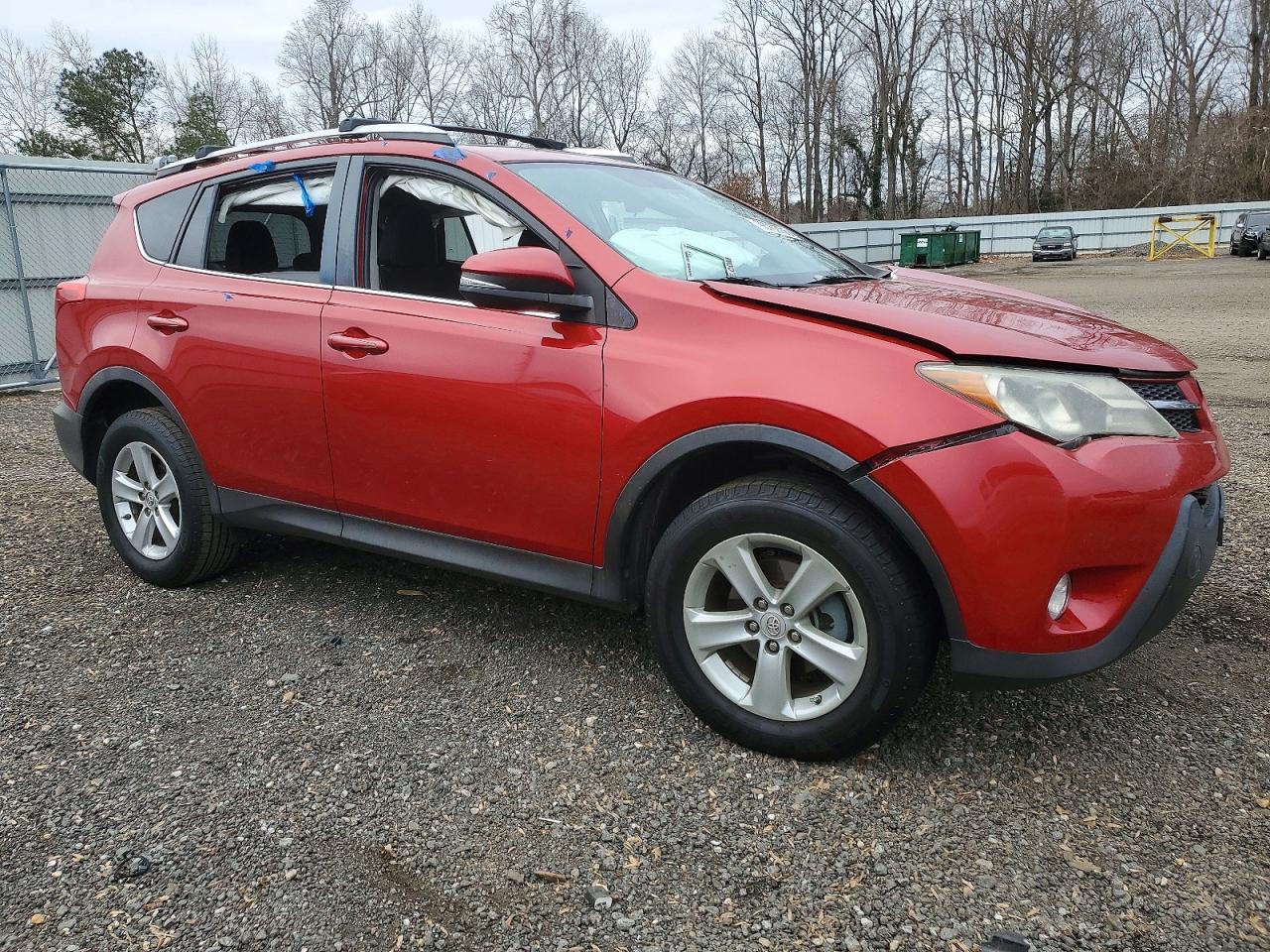 2014 TOYOTA RAV4 XLE photo 4