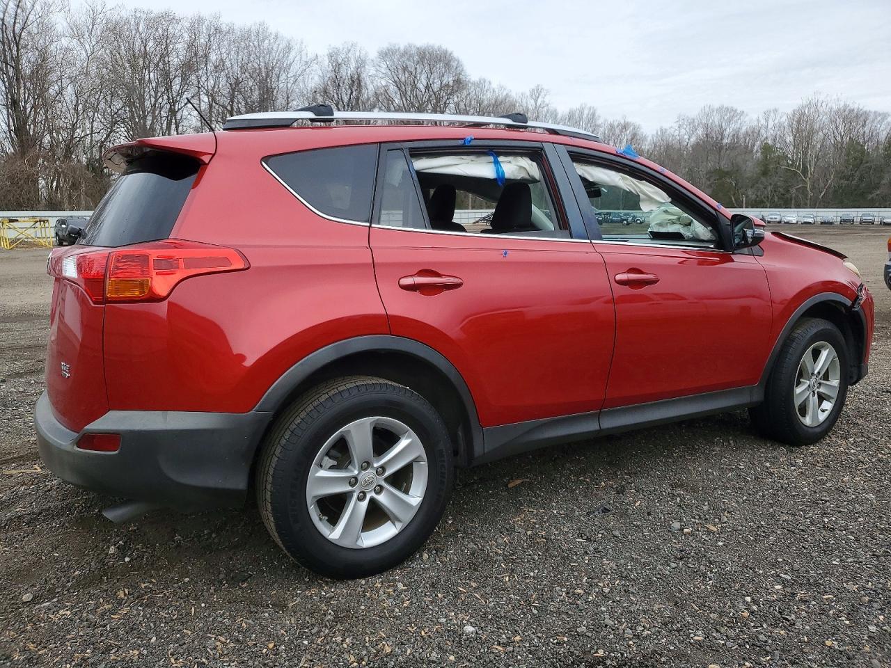 2014 TOYOTA RAV4 XLE photo 3