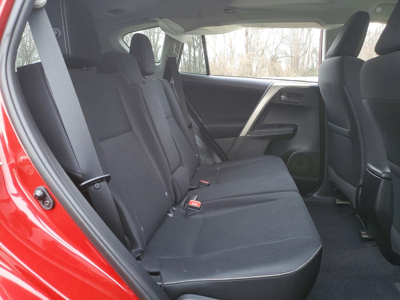 2014 TOYOTA RAV4 XLE photo 11