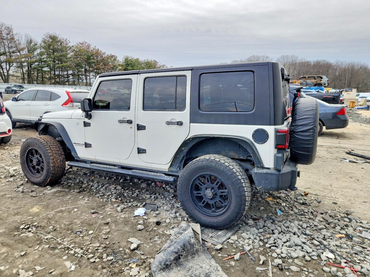 2010 JEEP WRANGLER UNLIMITED SAHARA photo 2