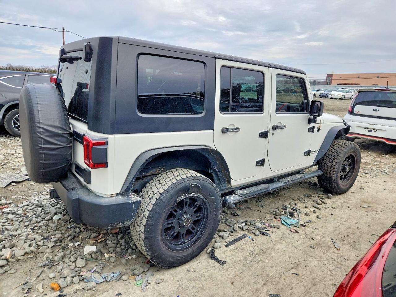 2010 JEEP WRANGLER UNLIMITED SAHARA photo 3
