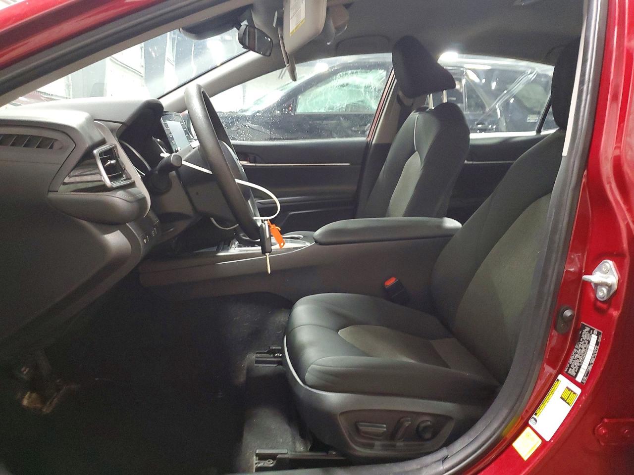 2022 TOYOTA CAMRY LE photo 7