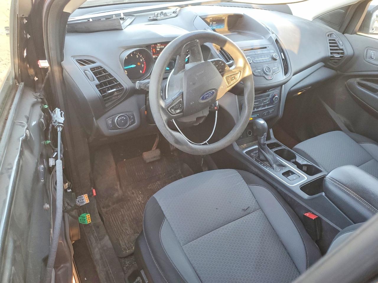 2017 FORD ESCAPE SE photo 8