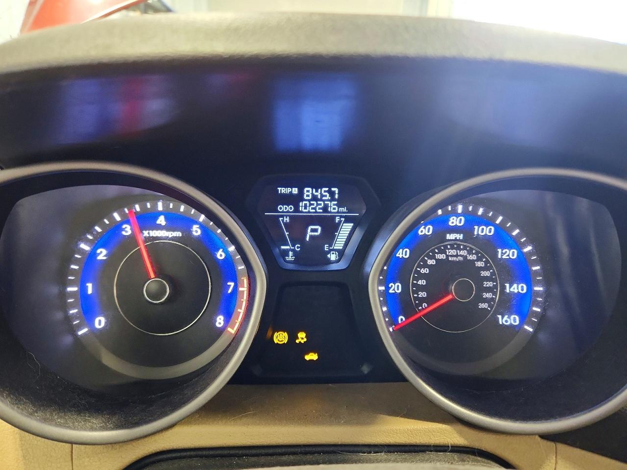 2012 HYUNDAI ELANTRA GLS photo 9