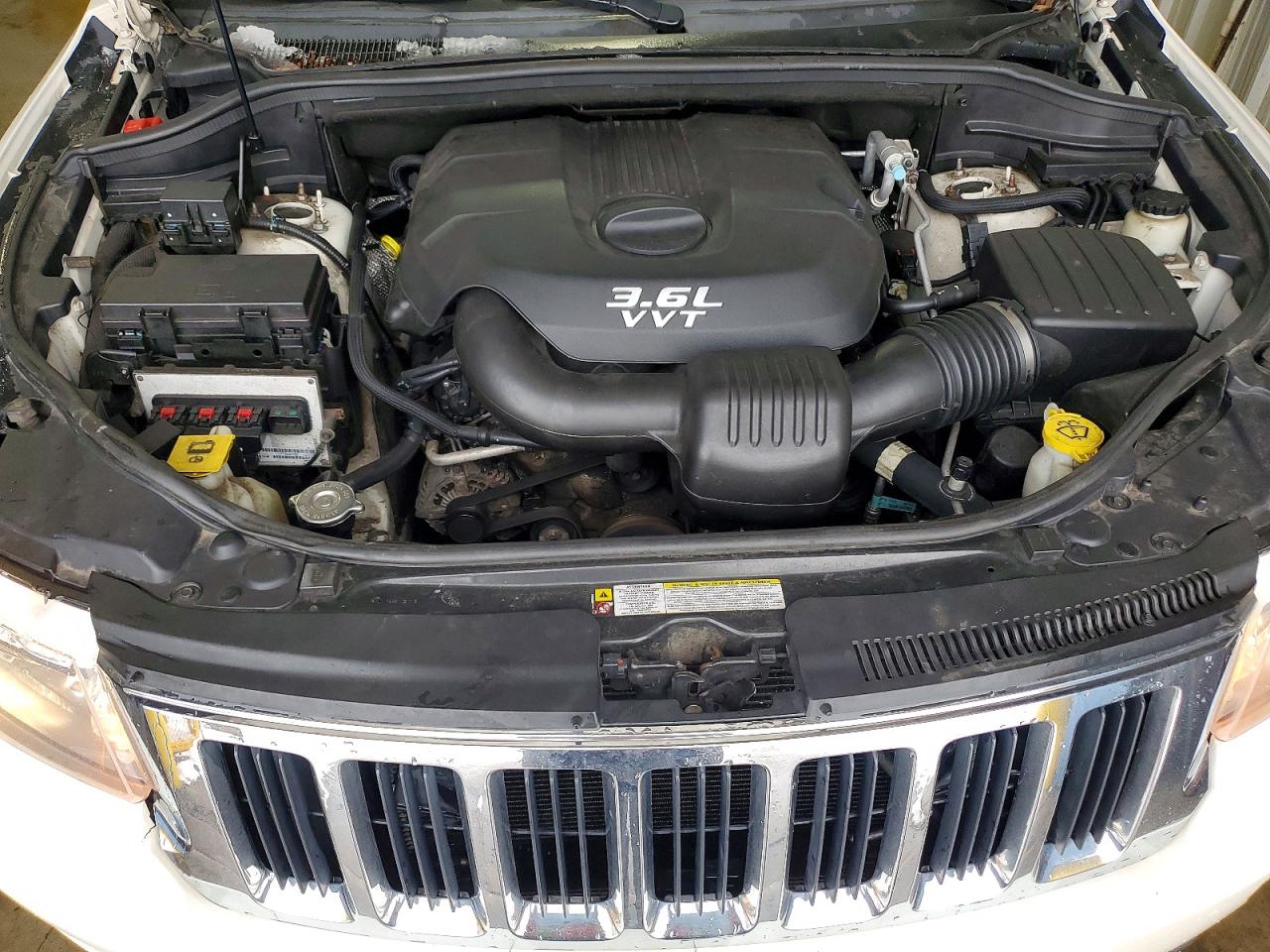 2012 JEEP GRAND CHEROKEE LAREDO photo 12
