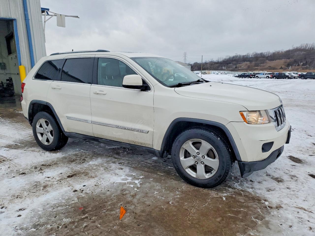 2012 JEEP GRAND CHEROKEE LAREDO photo 4
