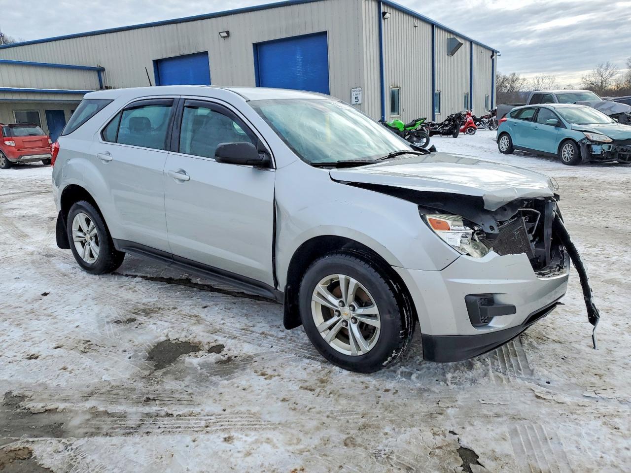 2013 CHEVROLET EQUINOX LS photo 4