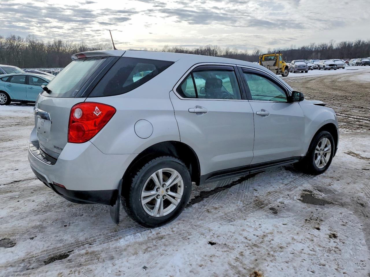 2013 CHEVROLET EQUINOX LS photo 3