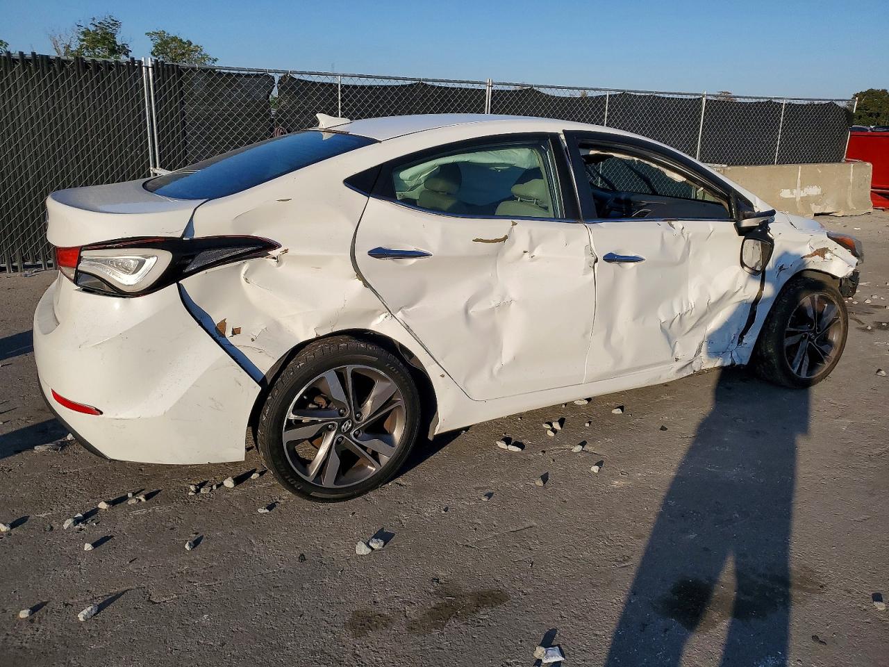 2014 HYUNDAI ELANTRA SE photo 3