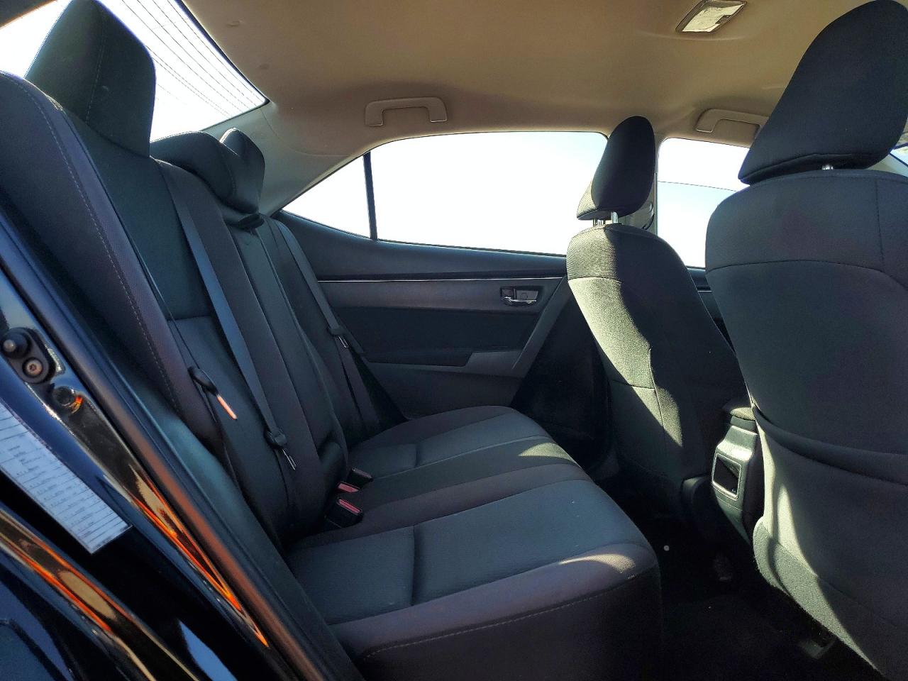 2018 TOYOTA COROLLA L photo 10