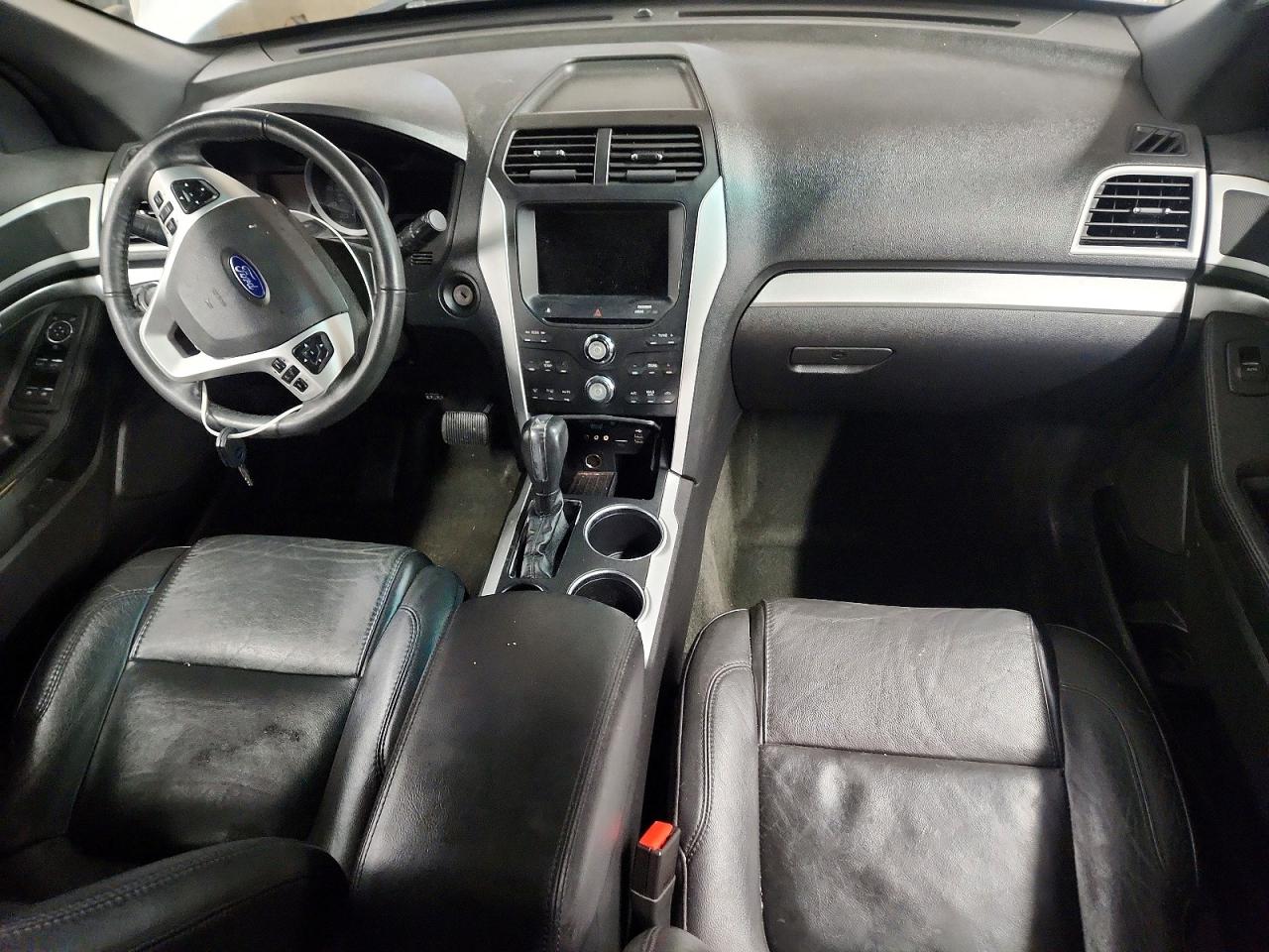 2011 FORD EXPLORER XLT photo 8