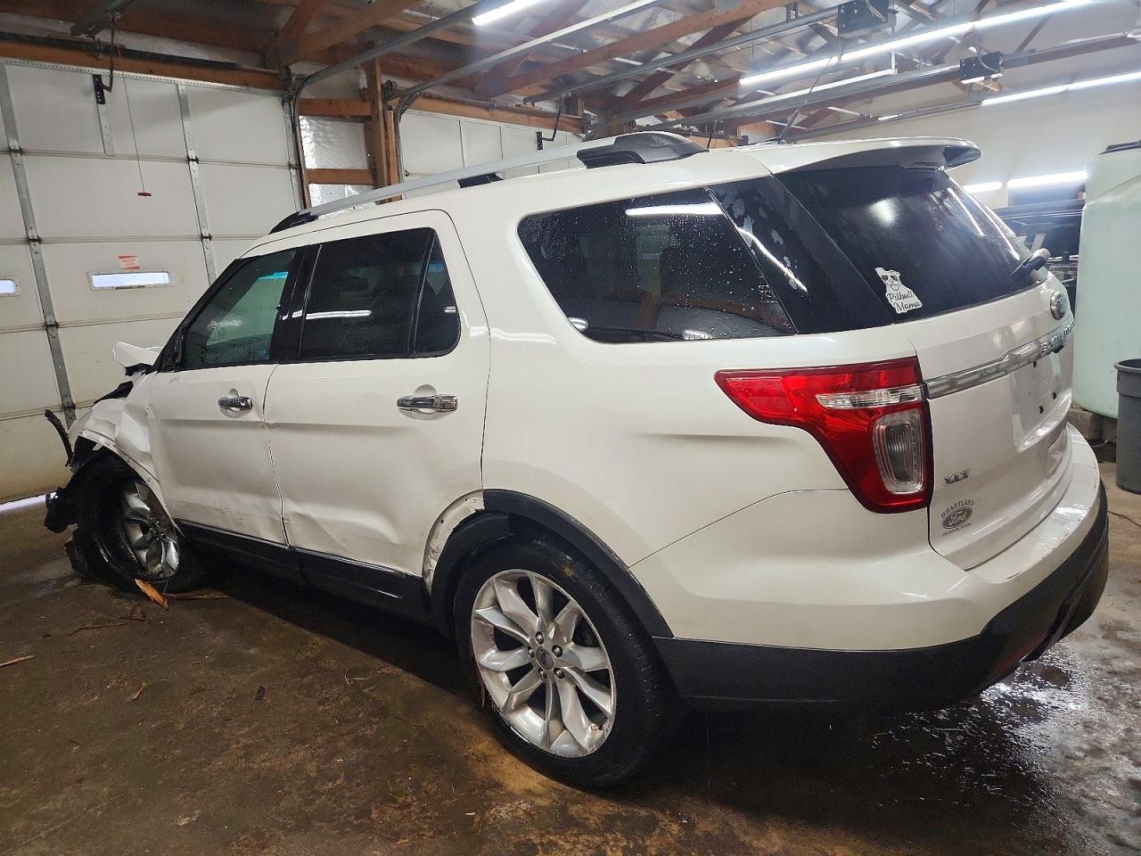 2011 FORD EXPLORER XLT photo 2