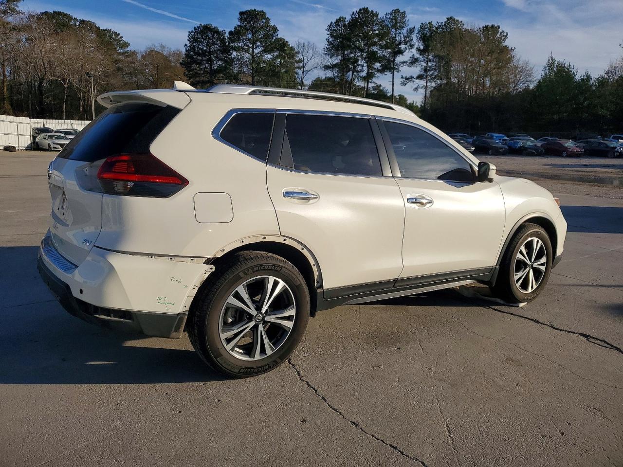 2019 NISSAN ROGUE S photo 5