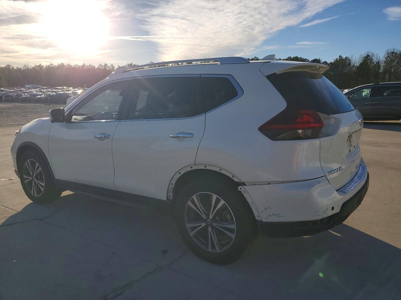 2019 NISSAN ROGUE S photo 3