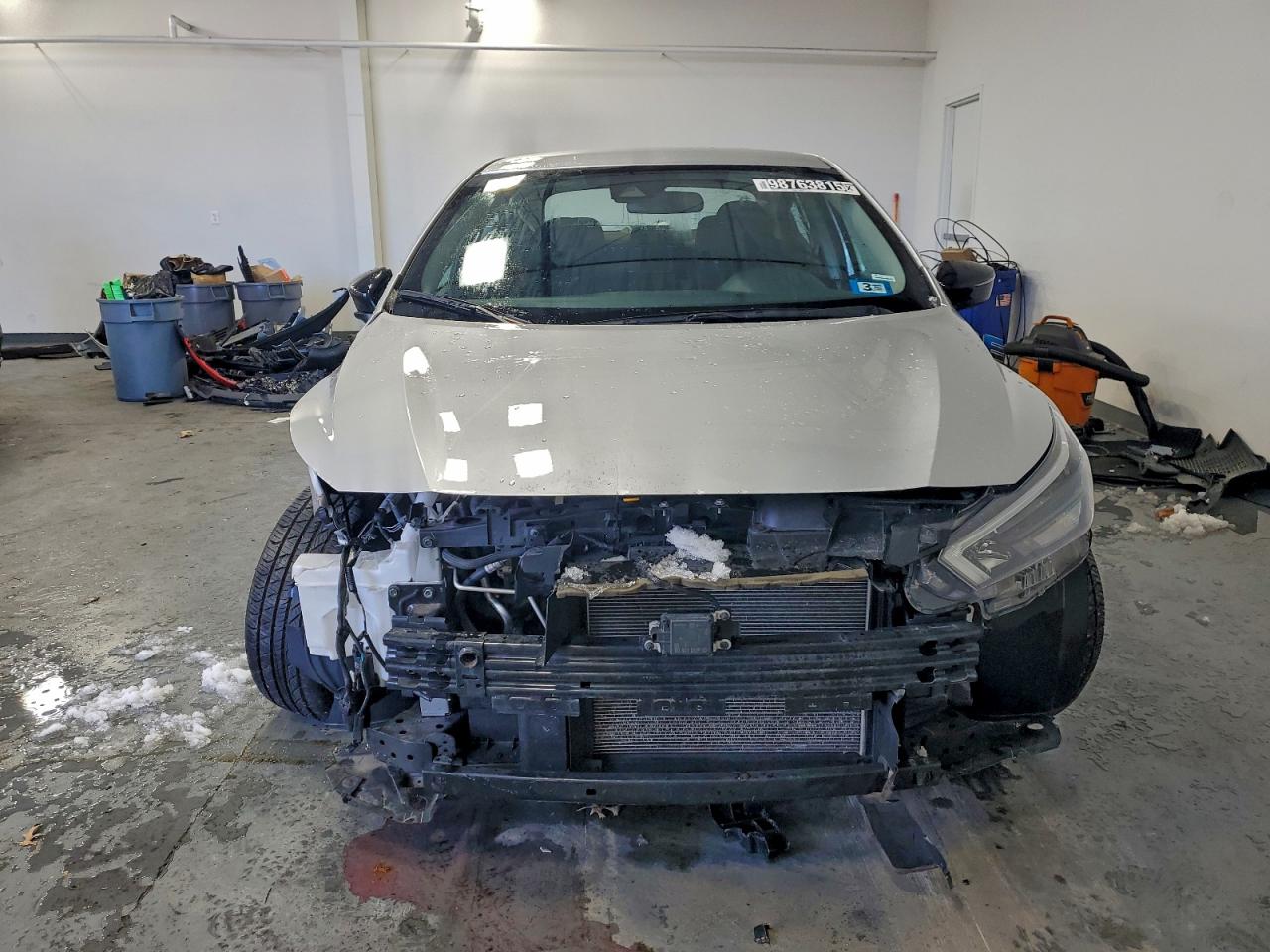 2024 NISSAN VERSA SR photo 5