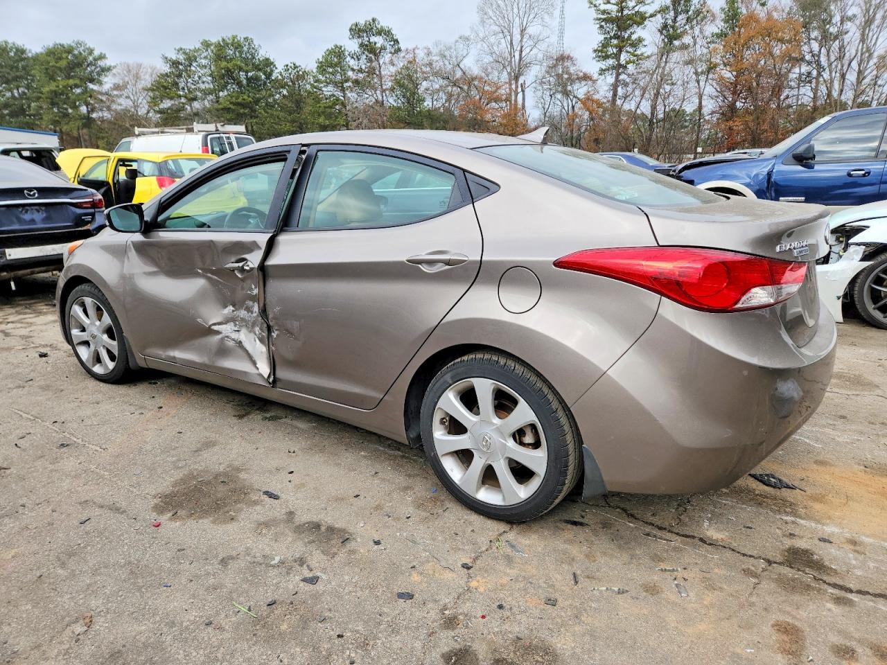 2013 HYUNDAI ELANTRA GLS photo 2