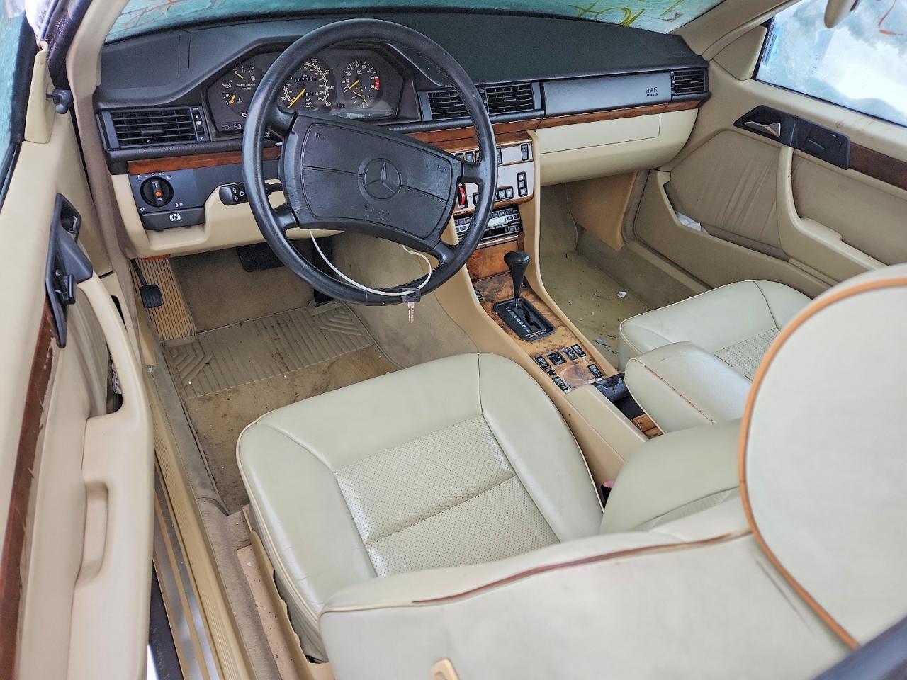 1990 MERCEDES-BENZ 300 CE photo 8