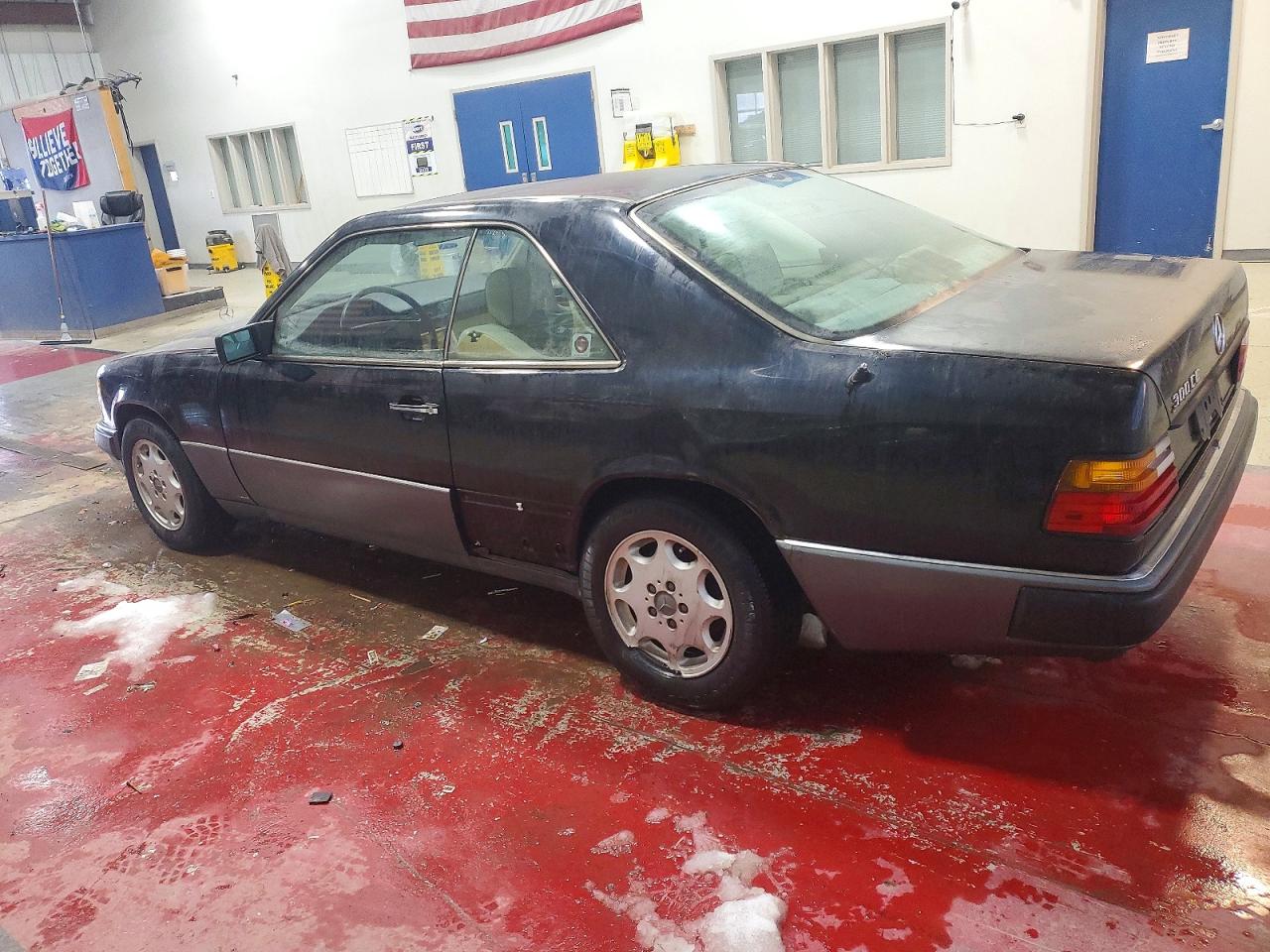 1990 MERCEDES-BENZ 300 CE photo 2