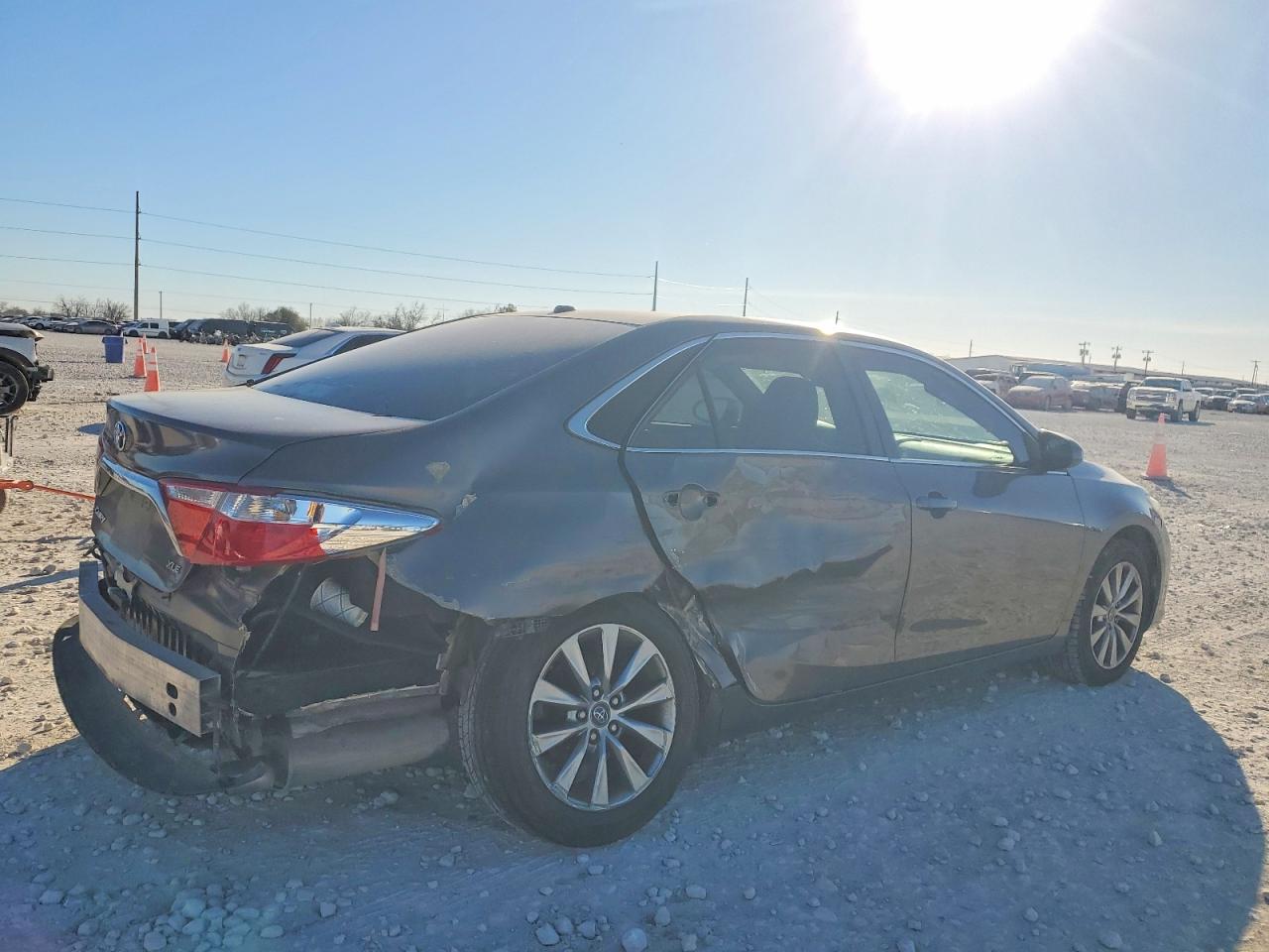 2017 TOYOTA CAMRY LE photo 7