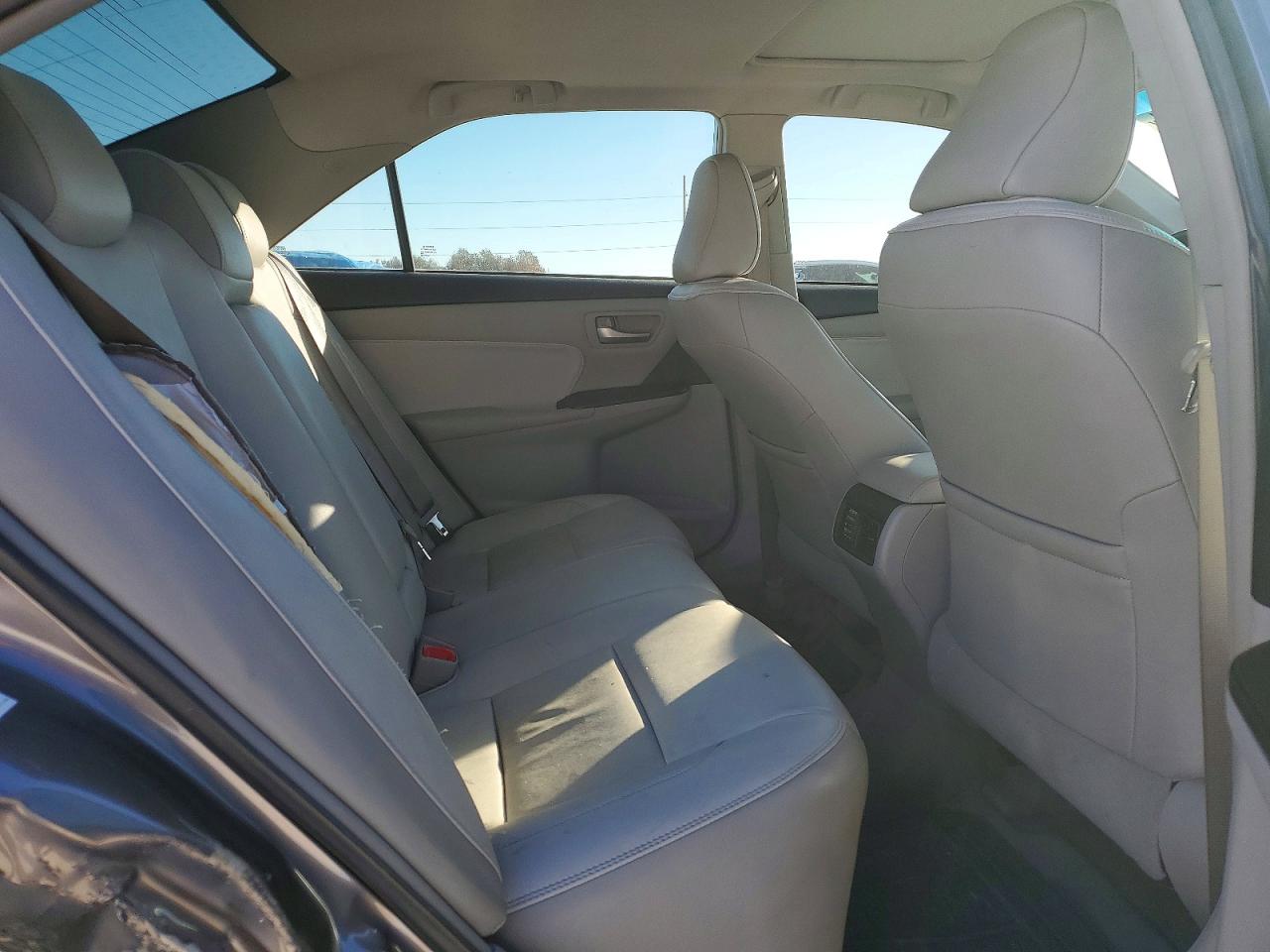 2017 TOYOTA CAMRY LE photo 28