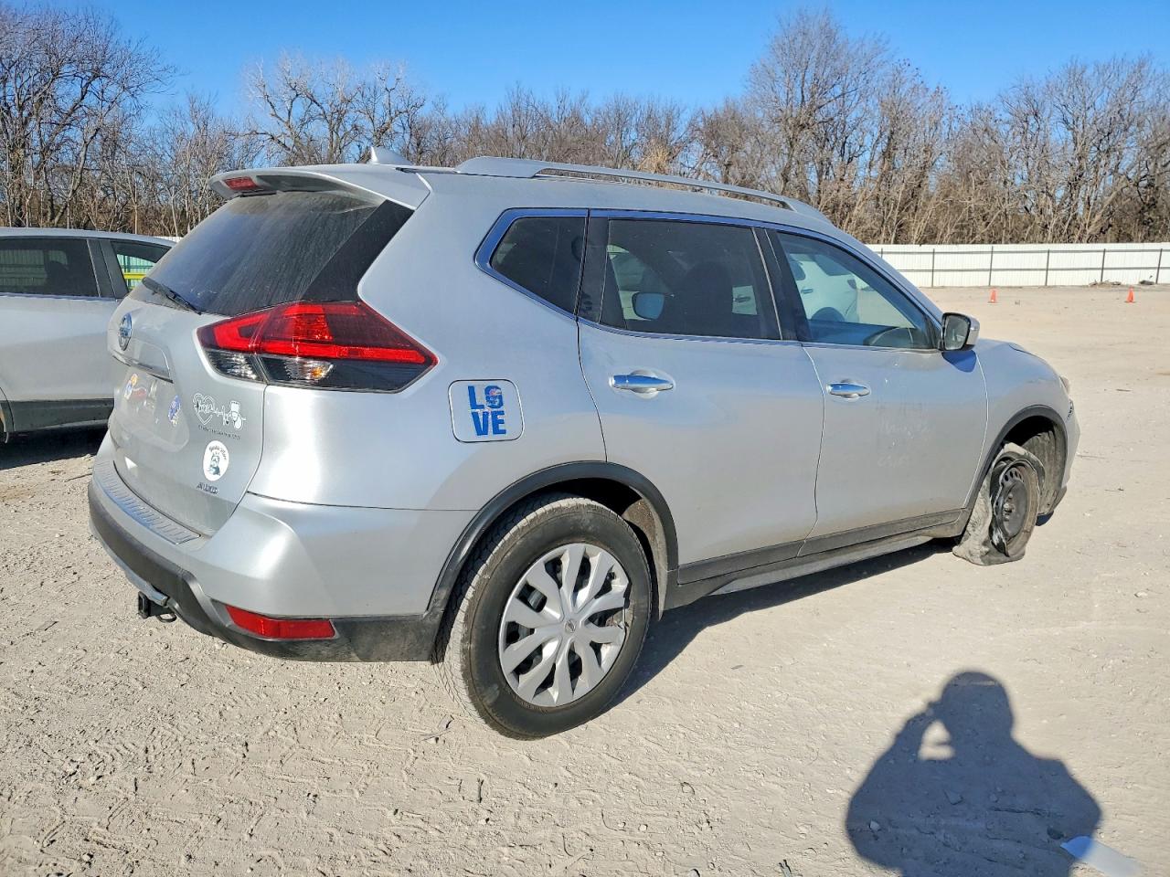 2017 NISSAN ROGUE S photo 3